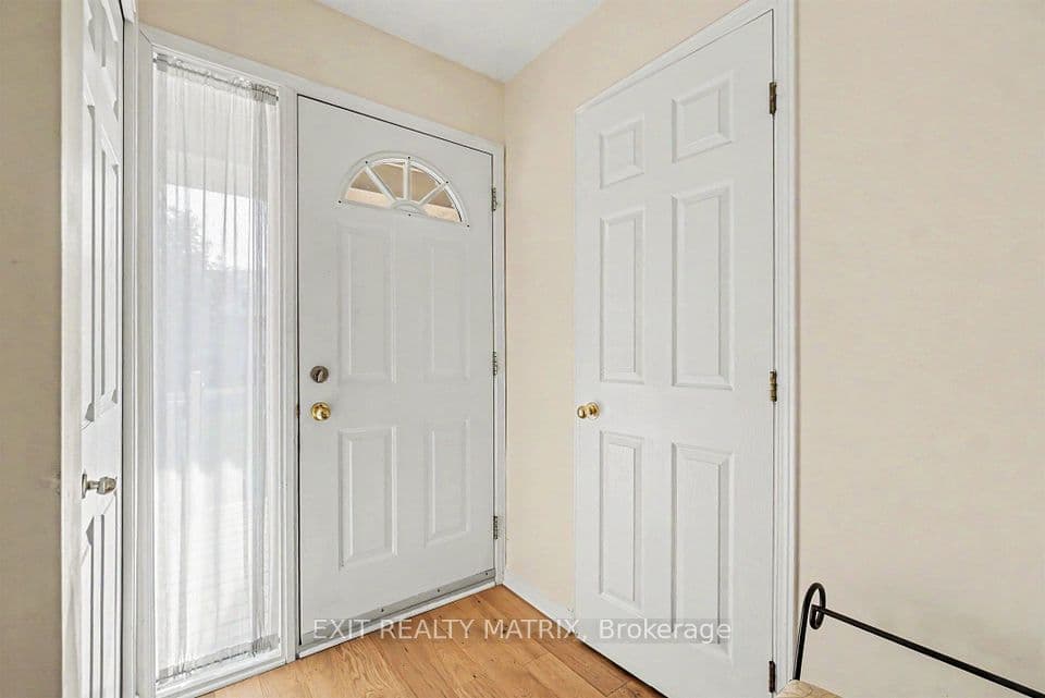 2209 Saturn Crescent, Orleans - Cumberland and Area, ON K4A 3T6 – photo 3