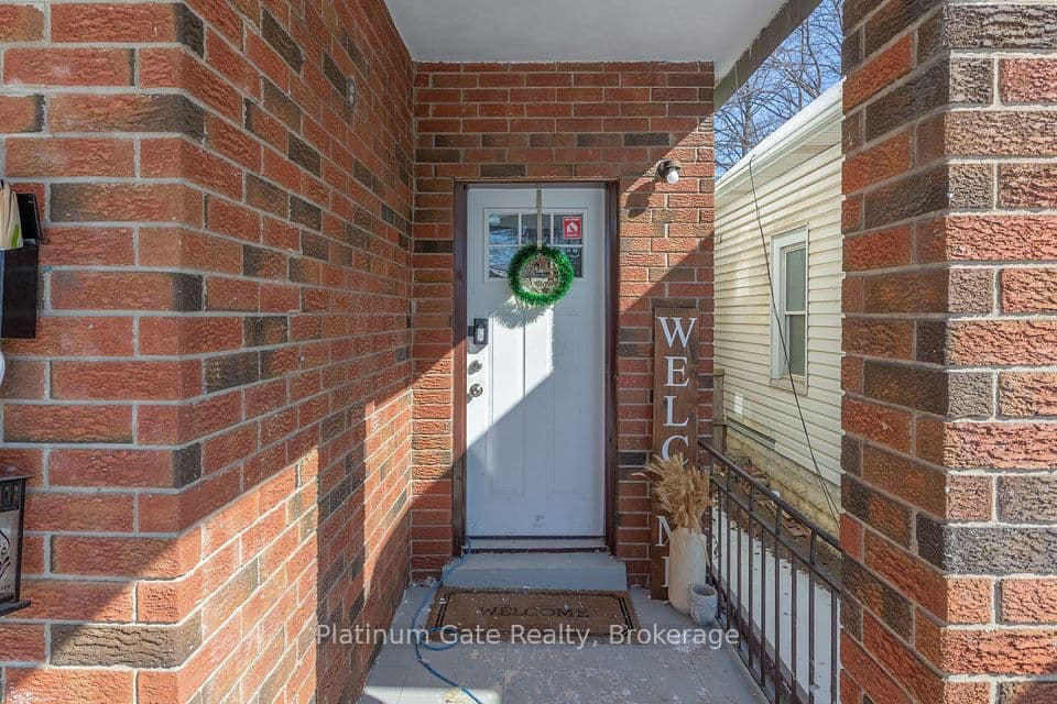 1036-40 Gladstone Avenue, Windsor, ON N9A 2R8 – photo 2