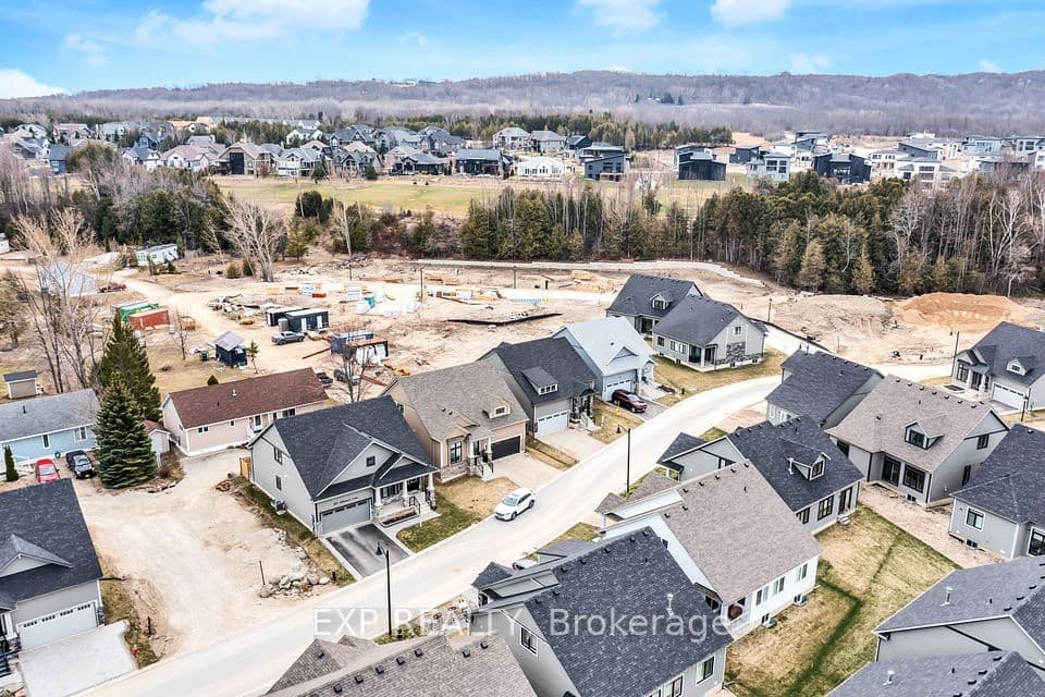 156 SCHOONERS Lane, Blue Mountains, ON N0H 2P0 – photo 2