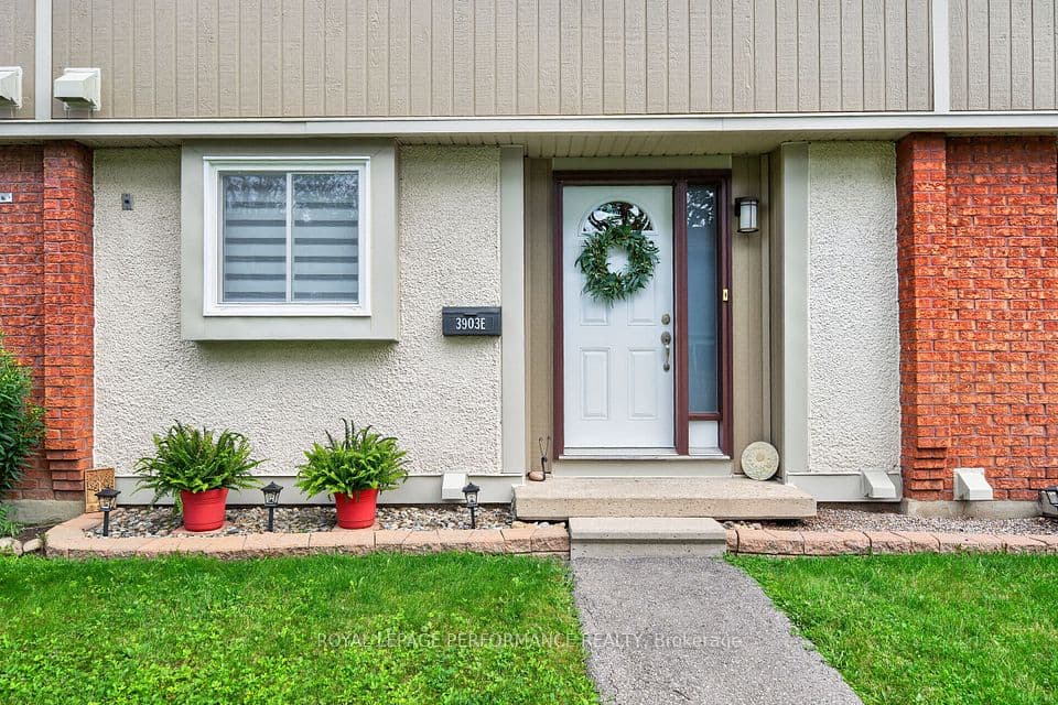 3903E Old Richmond Road, Bells Corners and South to Fallowfield, ON K2H 8T8 – photo 2