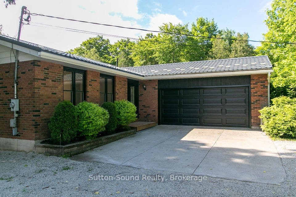 318743 Grey Road 1 Road, Georgian Bluffs, ON N4K 5N4 – main photo