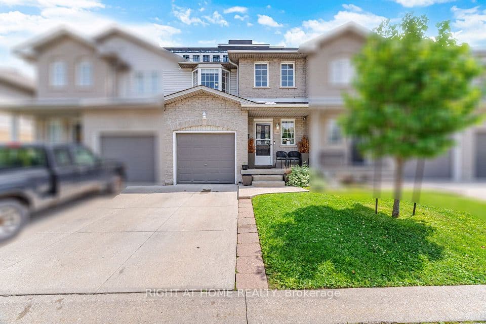 104 Frances Avenue 14, Hamilton, ON L8E 5X3 – main photo