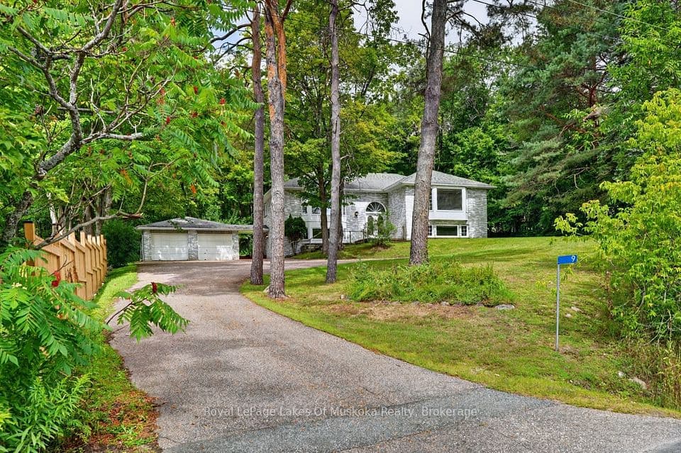 9 Silver Street, Huntsville, ON P1H 1M1 – main photo