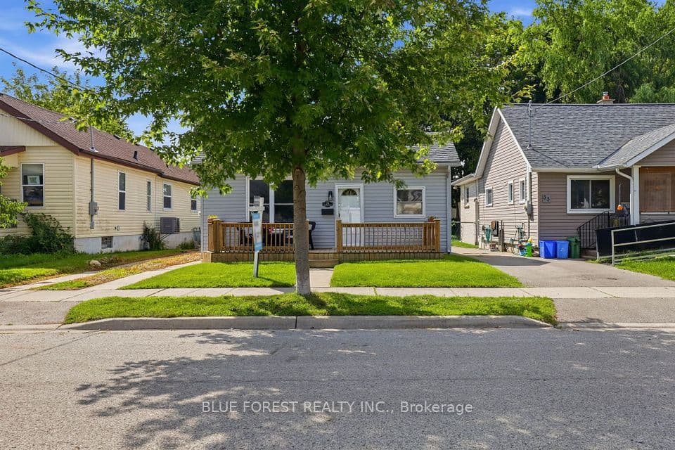 35 Mackay Avenue, London South, ON N6J 2V1 – photo 2
