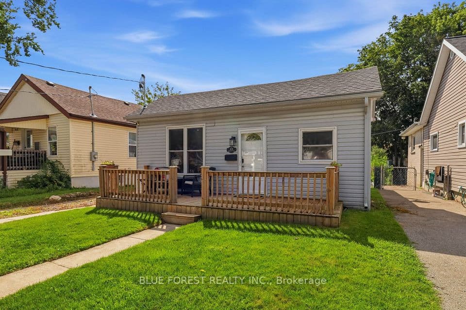 35 Mackay Avenue, London South, ON N6J 2V1 – main photo