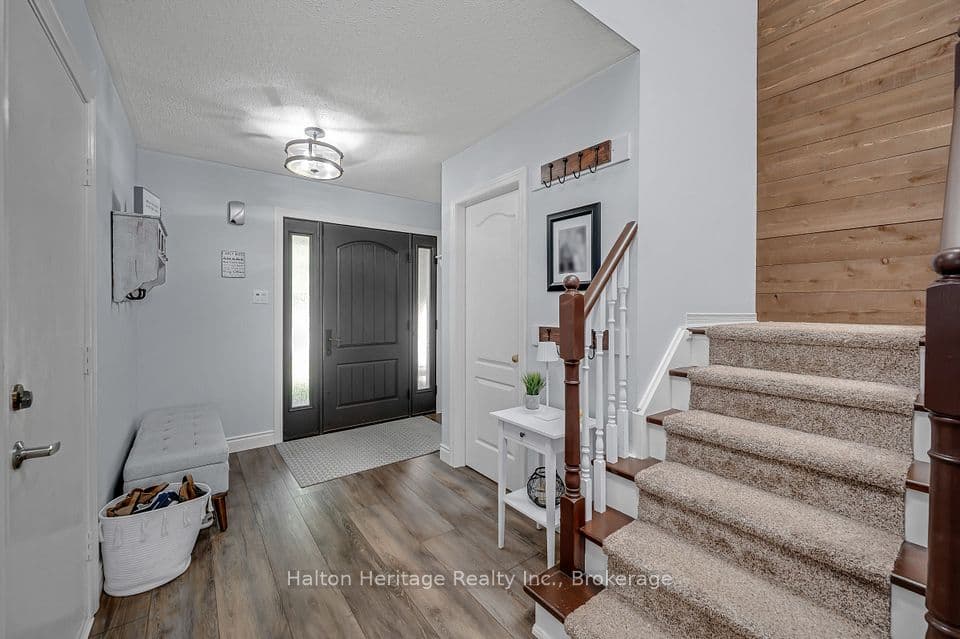 24 Segwun Road, Hamilton, ON L8B 0K2 – photo 3