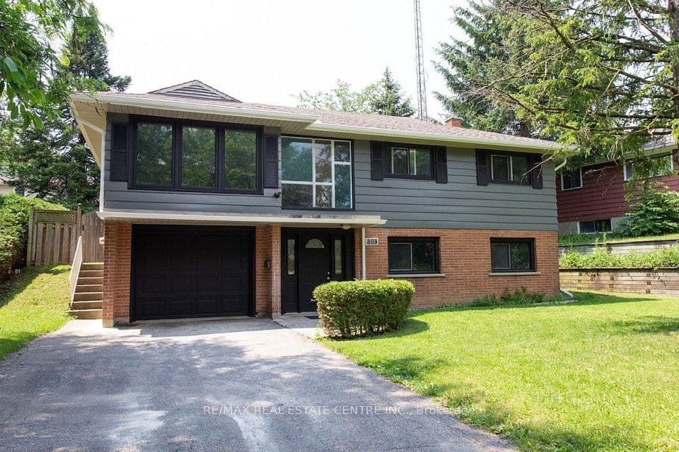 391 Tamarack Drive, Waterloo, ON N2L 4G7 – main photo