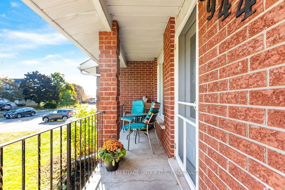 944 Warburton Crescent, Kingston, ON K7M 8L1 – photo 2