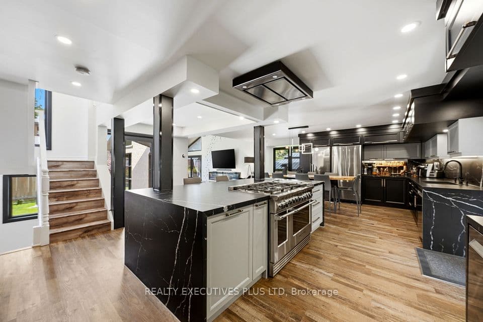 36 Lakeview Drive, Hamilton, ON L8E 4X2 – photo 2