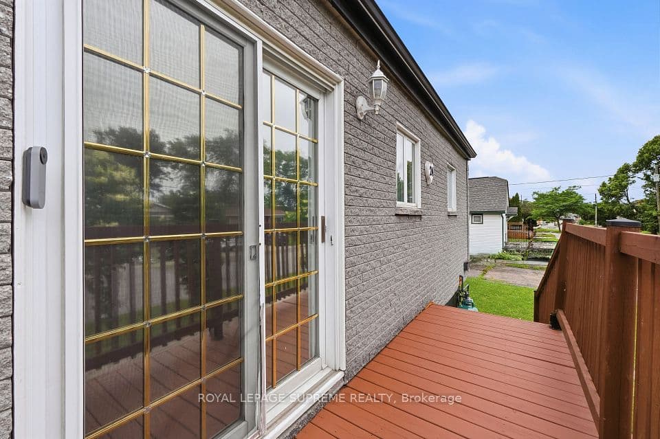 24 Alexandra Boulevard, St. Catharines, ON L2P 1J7 – photo 2