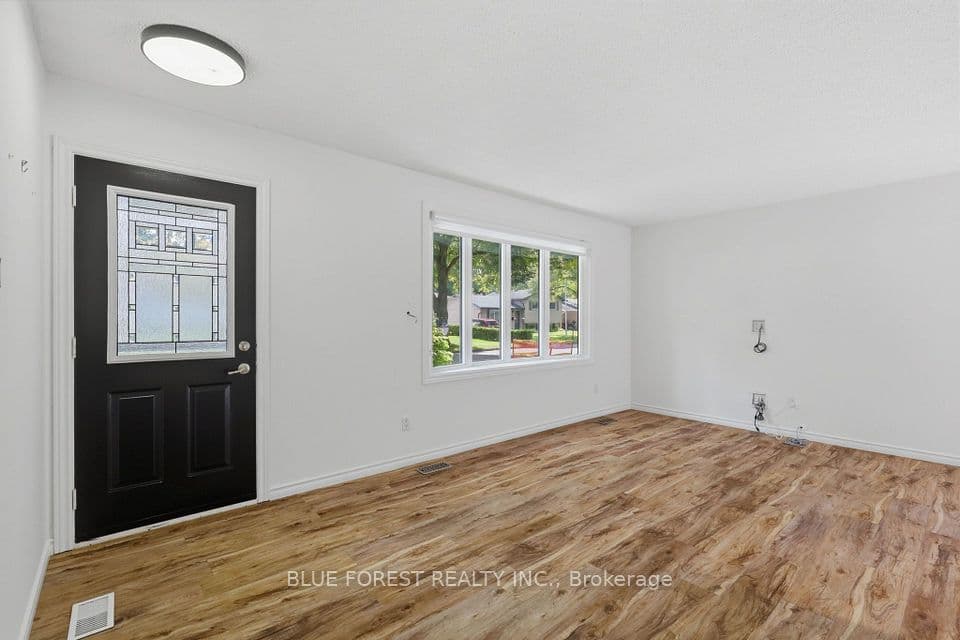 83 Amy Crescent, London East, ON N5Y 4A5 – photo 3
