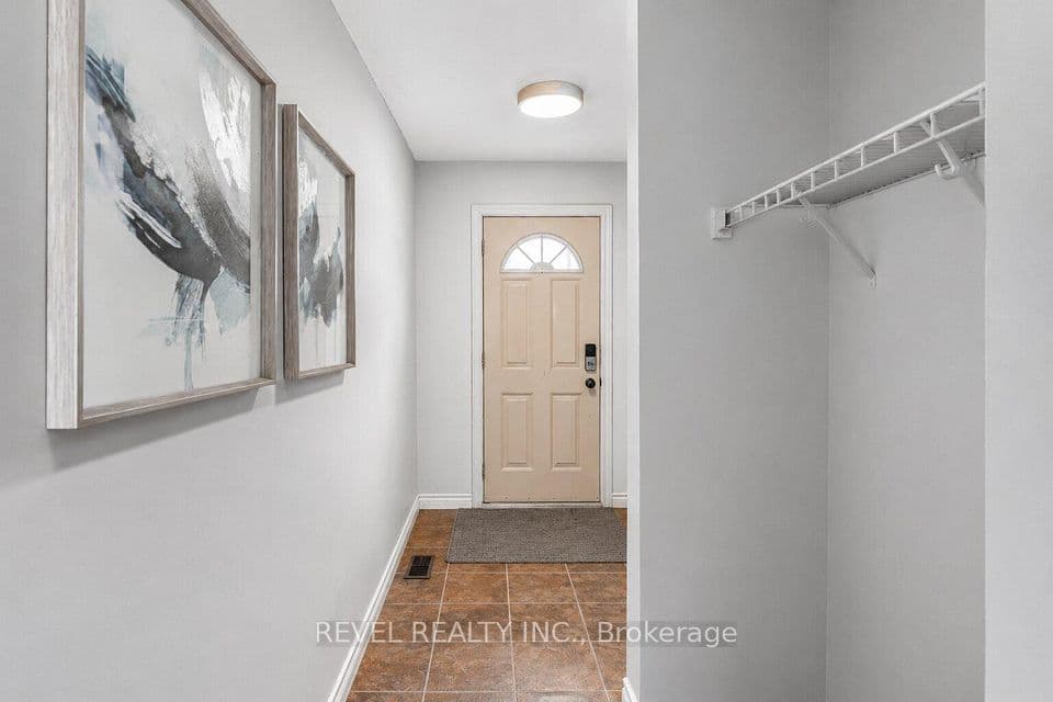 899 Stone Church Road E 1, Hamilton, ON L8W 1B2 – photo 2
