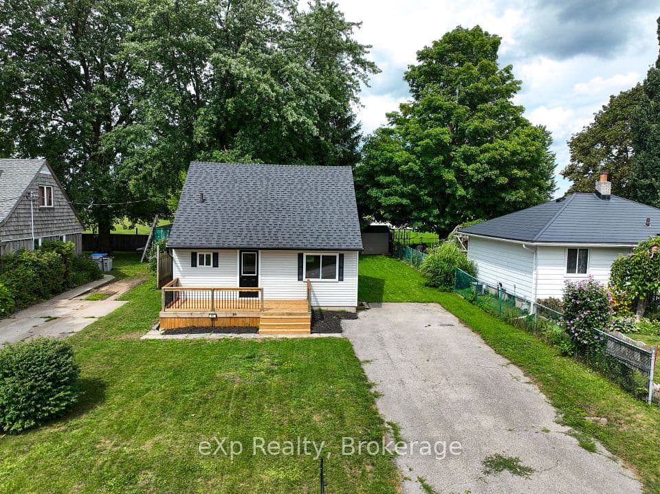 84 Victoria Boulevard, Huron East, ON N0M 1L0 – main photo