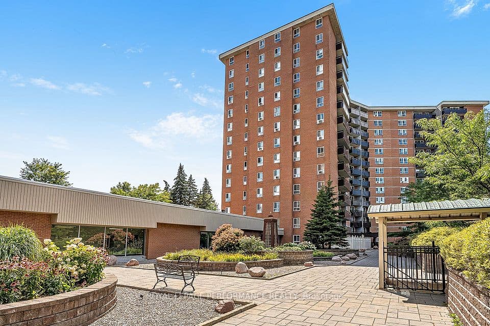 2000 Jasmine Crescent 1406, Beacon Hill North - South and Area, ON K1J 8K4 – photo 2