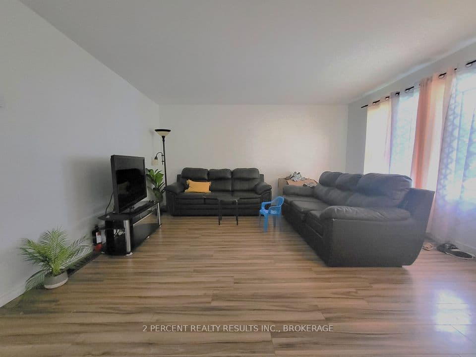928 Oakview Avenue, Kingston, ON K7M 6V6 – photo 2