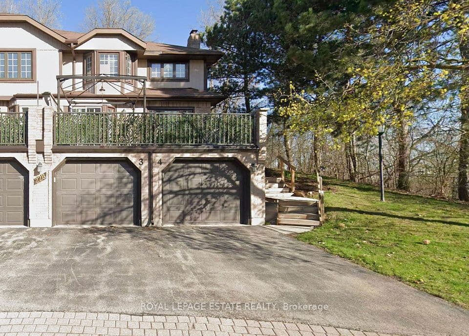 228 Kingswood Drive 3, Kitchener, ON N2E 2K2 – main photo