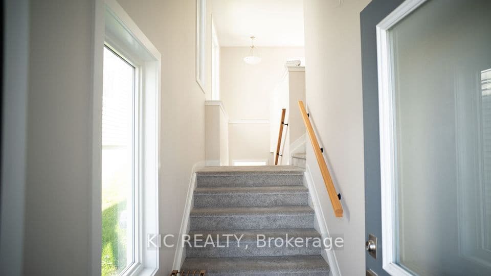 352 Appalachian Circle, Barrhaven, ON K2J 6X3 – photo 3