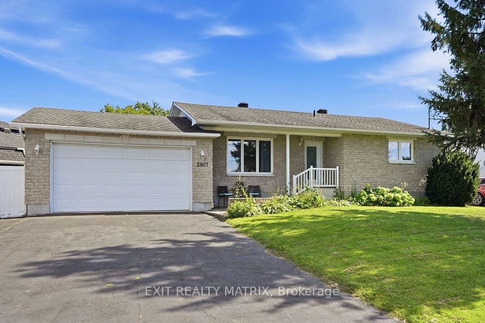 2807 Leonard Street, Clarence-Rockland, ON K4K 1A4 – main photo