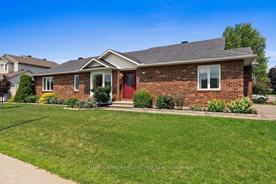 1170 Ambercrest Street, Cyrville - Carson Grove - Pineview, ON K1J 1B2 – photo 2