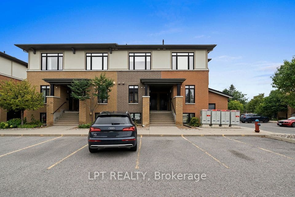 21 Bergeron Private, Orleans - Convent Glen and Area, ON K1C 0C2 – main photo