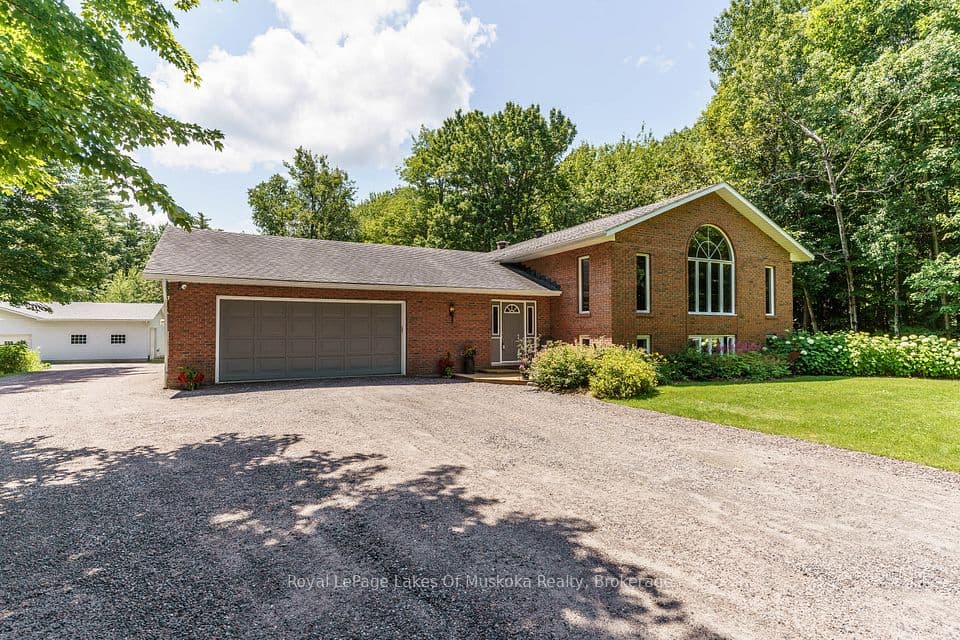 1020 AMELIA Crescent, Gravenhurst, ON P0E 1G0 – photo 2