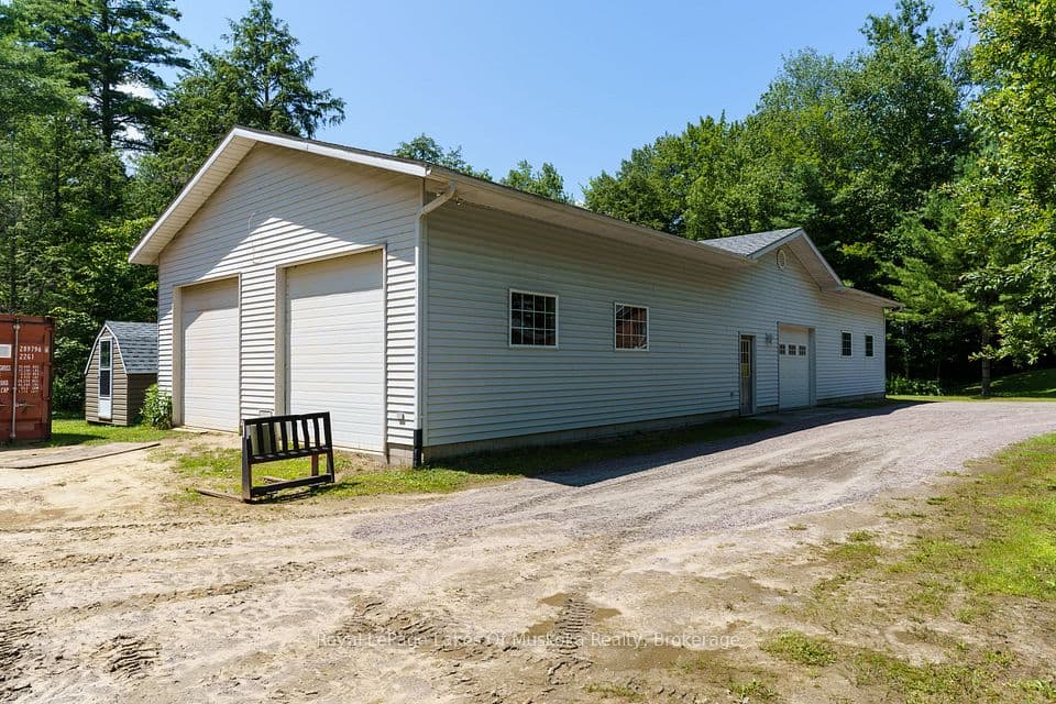 1020 AMELIA Crescent, Gravenhurst, ON P0E 1G0 – photo 3