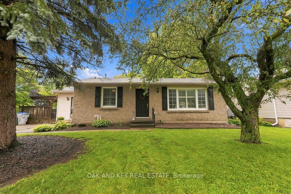 118 Harold Court, Lucan Biddulph, ON N0M 2J0 – main photo
