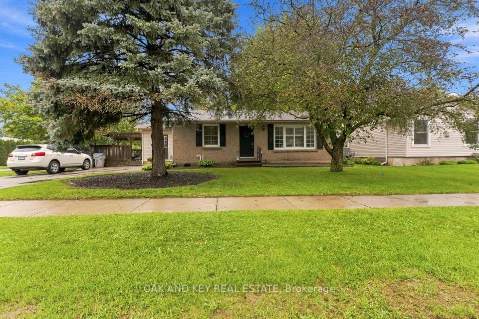 118 Harold Court, Lucan Biddulph, ON N0M 2J0 – photo 2