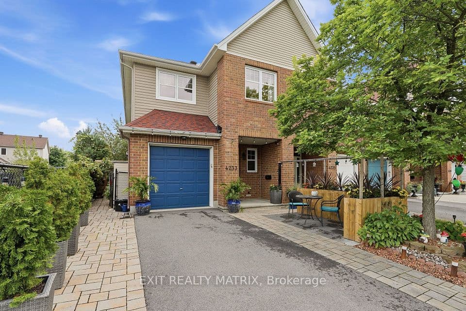4233 Kelly Farm Drive, Blossom Park - Airport and Area, ON K1T 0A5 – photo 2
