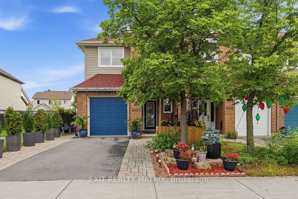 4233 Kelly Farm Drive, Blossom Park - Airport and Area, ON K1T 0A5 – main photo