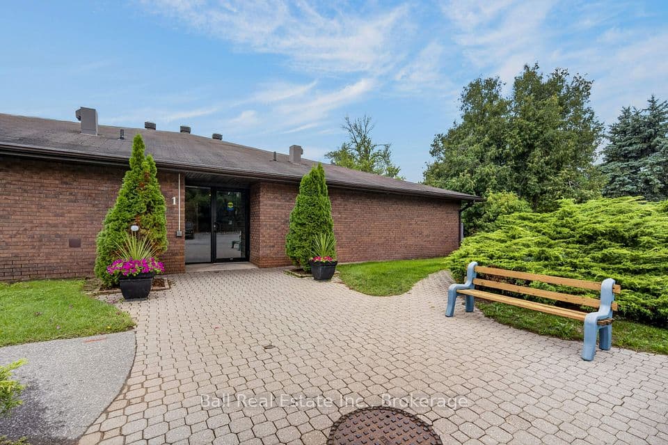 200 East St S 103, Kawartha Lakes, ON K0M 1A0 – main photo