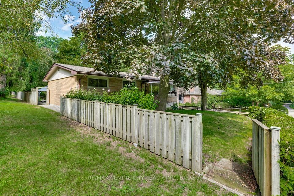 223 Halls Mill Road, London South, ON N6K 2L3 – photo 2