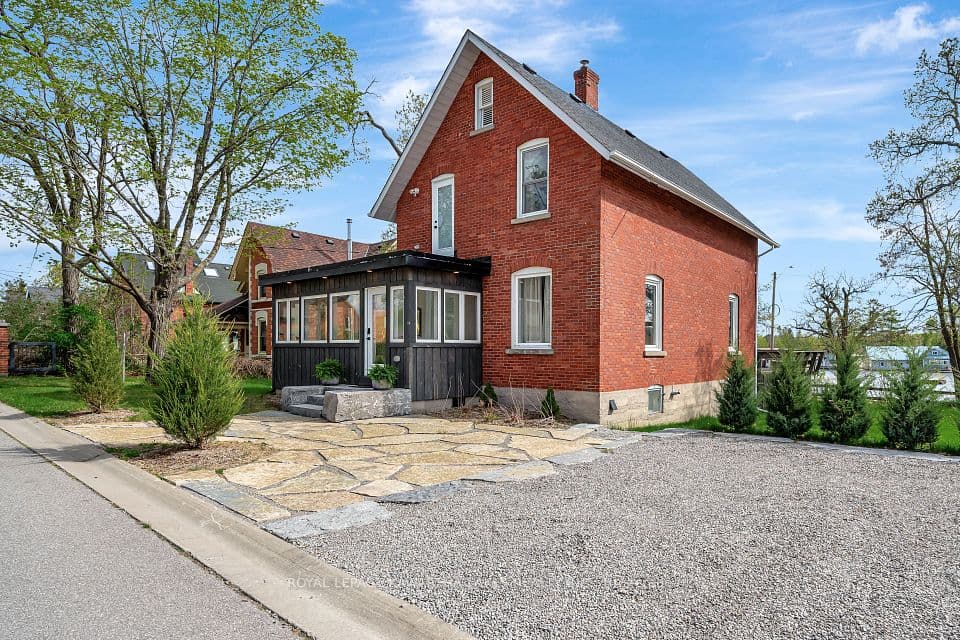 45 OAK Street, Kawartha Lakes, ON K0M 1N0 – main photo
