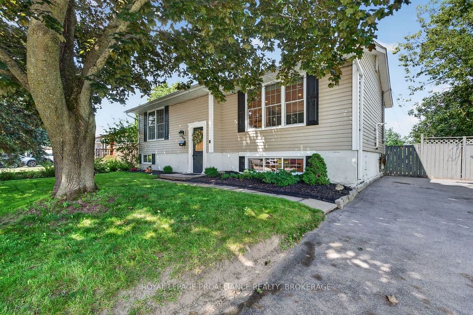 691 Aylmer Crescent, Kingston, ON K7M 6L7 – photo 2