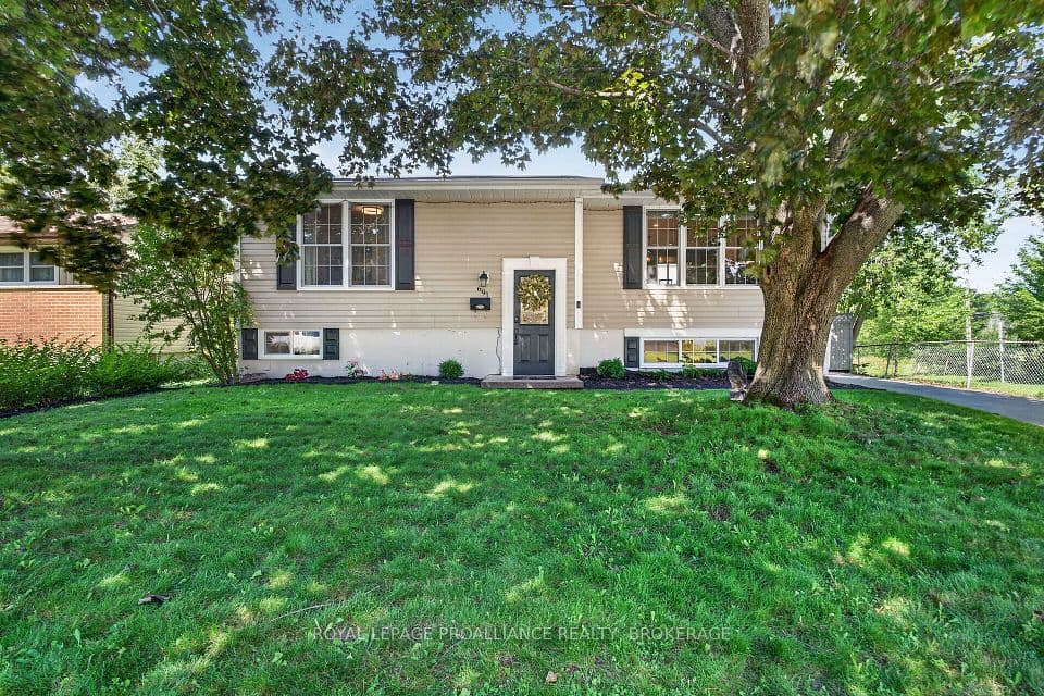 691 Aylmer Crescent, Kingston, ON K7M 6L7 – main photo
