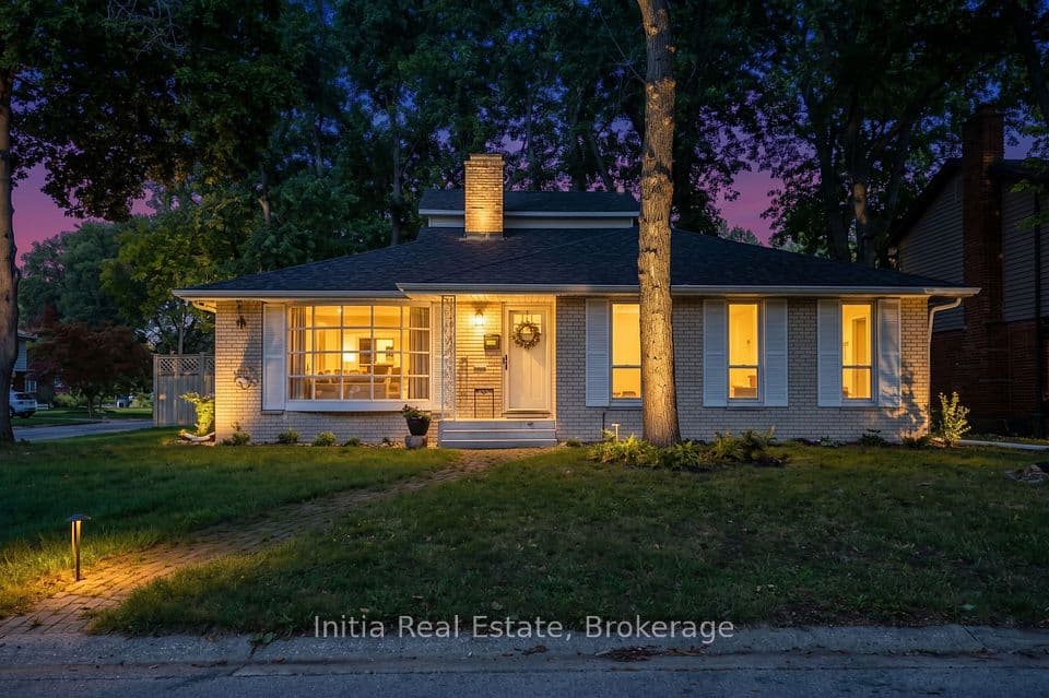 3400 St Patrick's Drive, Windsor, ON N9E 3H4 – photo 2
