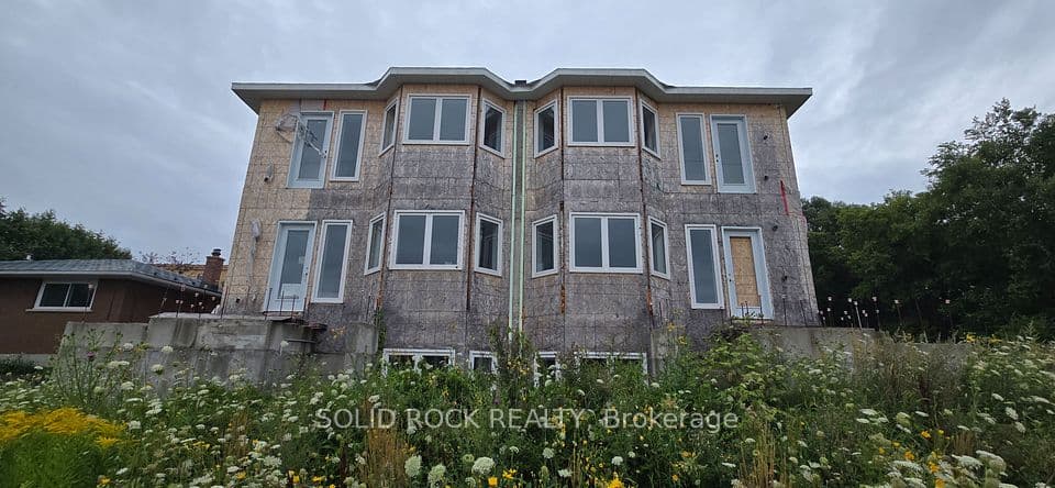 6758 Rocque Street, Orleans - Convent Glen and Area, ON K1C 1A2 – main photo