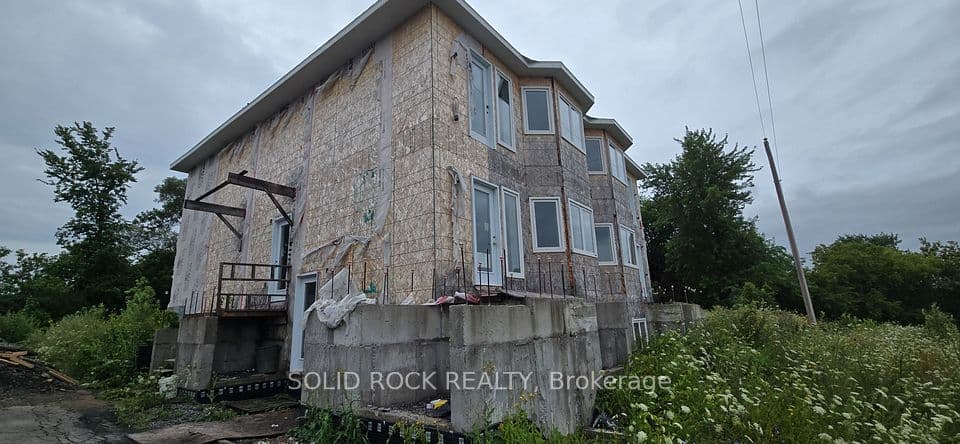 6758 Rocque Street, Orleans - Convent Glen and Area, ON K1C 1A2 – photo 3