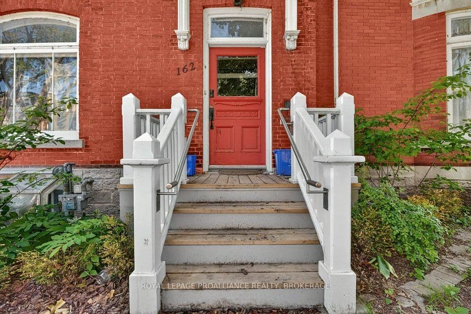 162 Earl Street, Kingston, ON K7L 2H2 – photo 2