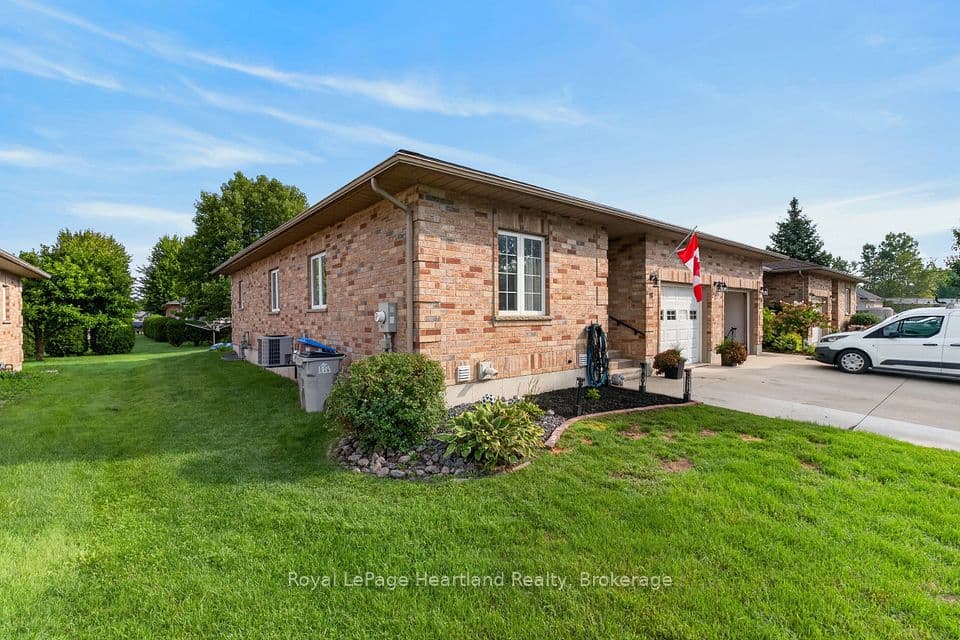 16 Somerset Street, South Huron, ON N0M 1S2 – photo 3