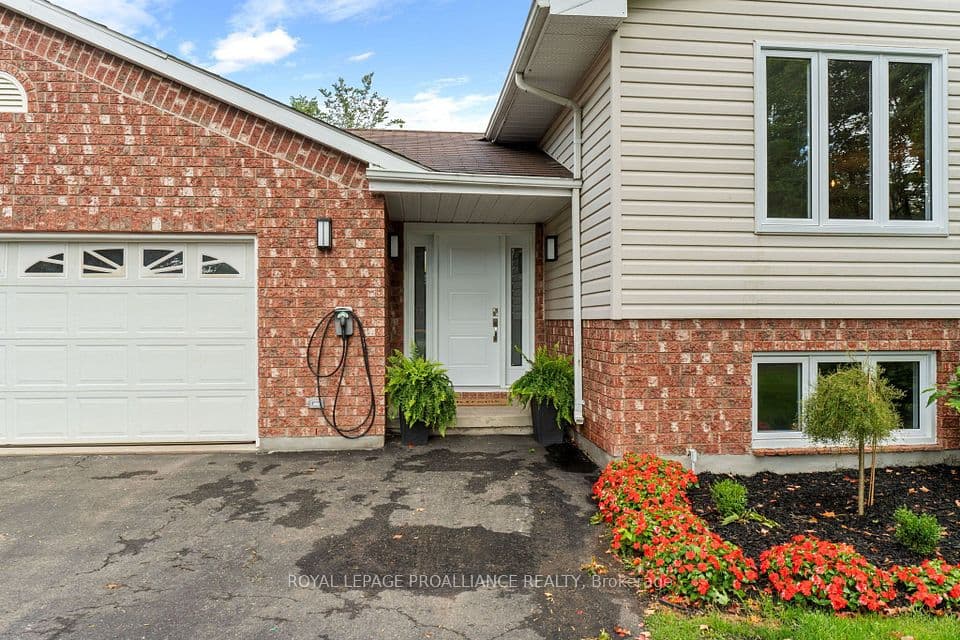 18 East Townline Road, Front of Yonge, ON K0E 1R0 – photo 3