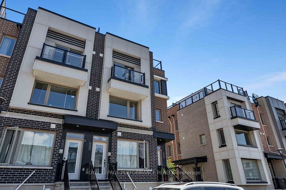 547 Ozawa Private, Manor Park - Cardinal Glen and Area, ON K1K 4Z8 – photo 2