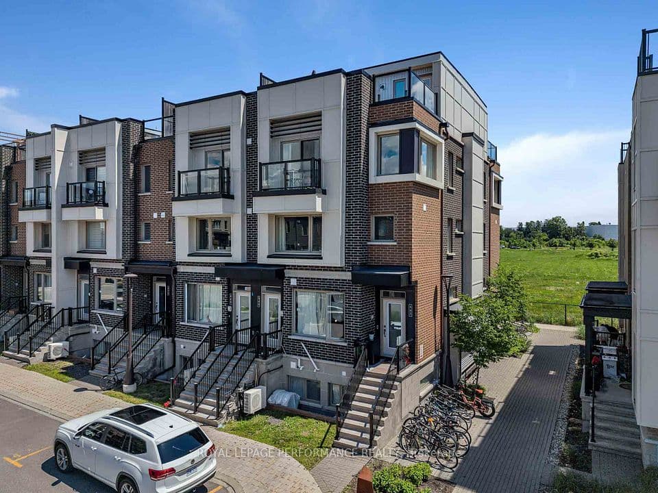 547 Ozawa Private, Manor Park - Cardinal Glen and Area, ON K1K 4Z8 – main photo