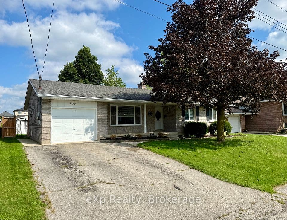 209 15th Avenue, Hanover, ON N4N 3E1 – photo 3