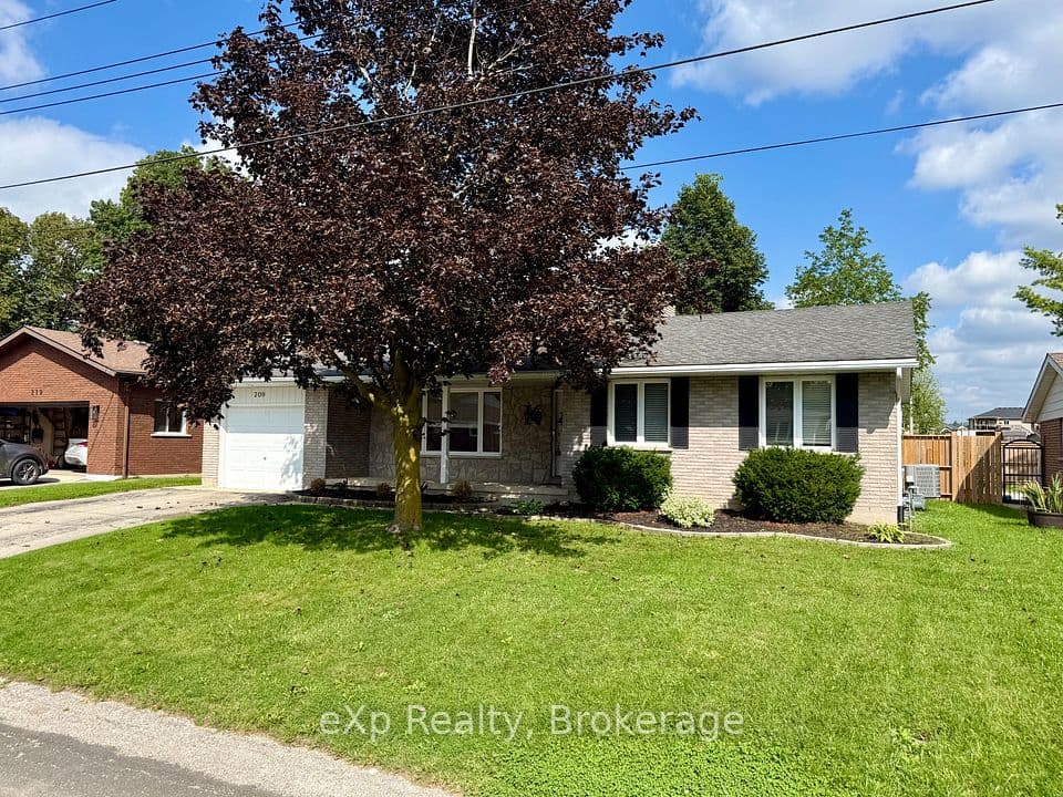 209 15th Avenue, Hanover, ON N4N 3E1 – photo 2