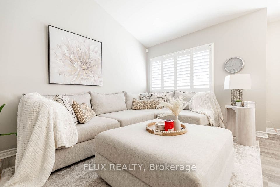 82 Overlea Drive, Kitchener, ON N2M 1T1 – main photo