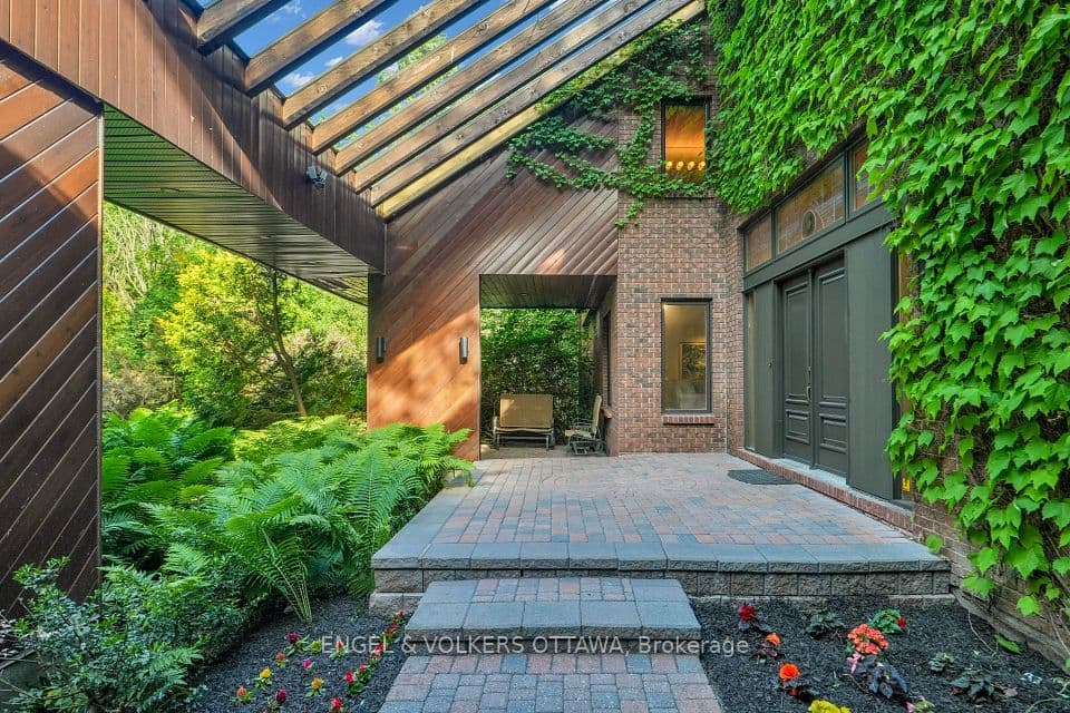 7 Mid Pines Grove, Bells Corners and South to Fallowfield, ON K2R 1B7 – photo 3