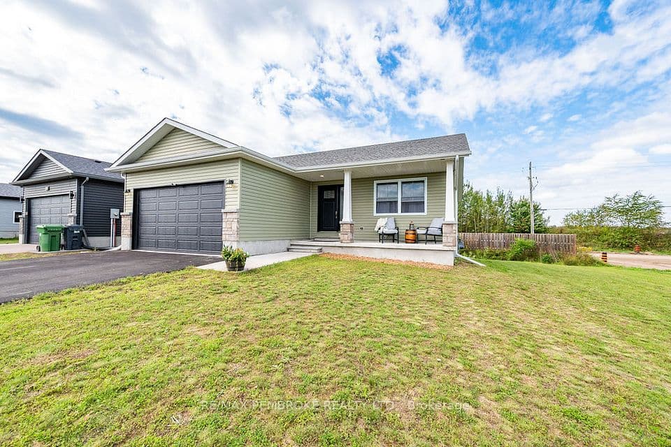 20 Terrance Drive, Petawawa, ON K8H 0G3 – main photo