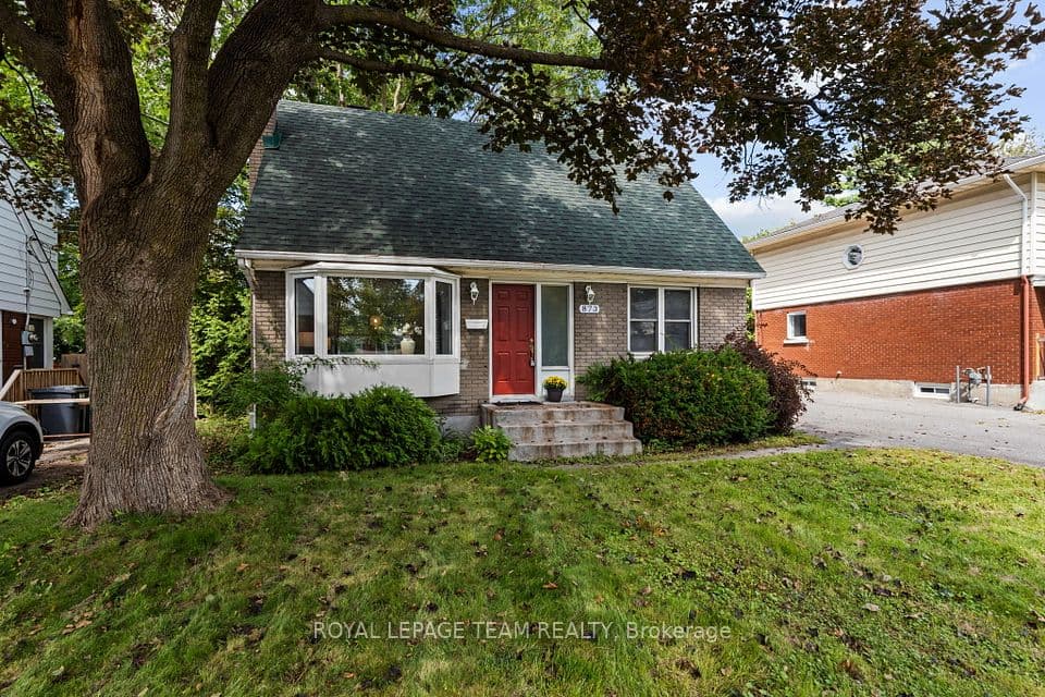 873 Smyth Road, Elmvale Acres and Area, ON K1G 1P4 – photo 2