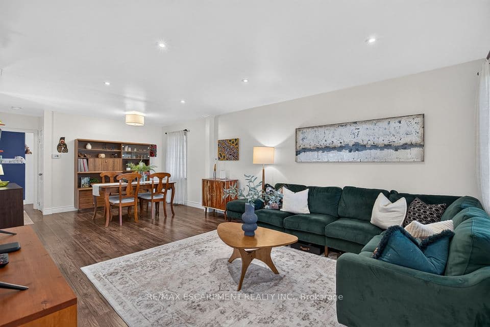 24 Castlefield Drive, Hamilton, ON L8T 3R2 – photo 3